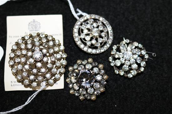 Gaunt & Sons paste-set circular brooch, 2 other past brooches & a 19C paste-set silver button (4)